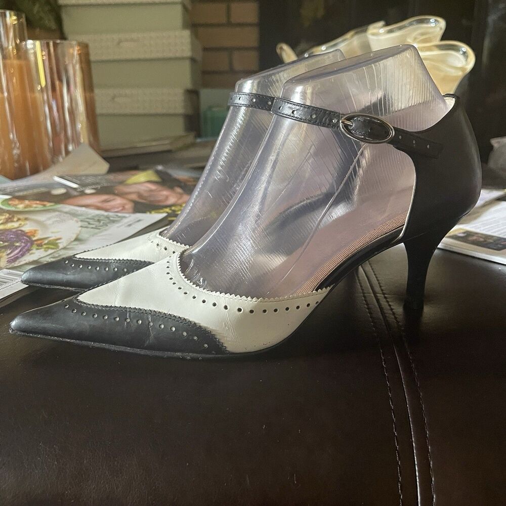 Vintage Women's J & D Black & White Leather Spectator Kitten Heels 90s Size 7B